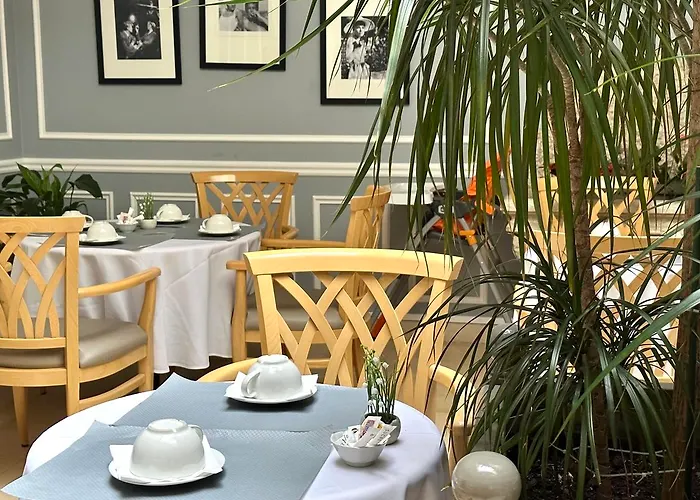 센트럴 생 제르맹 3*